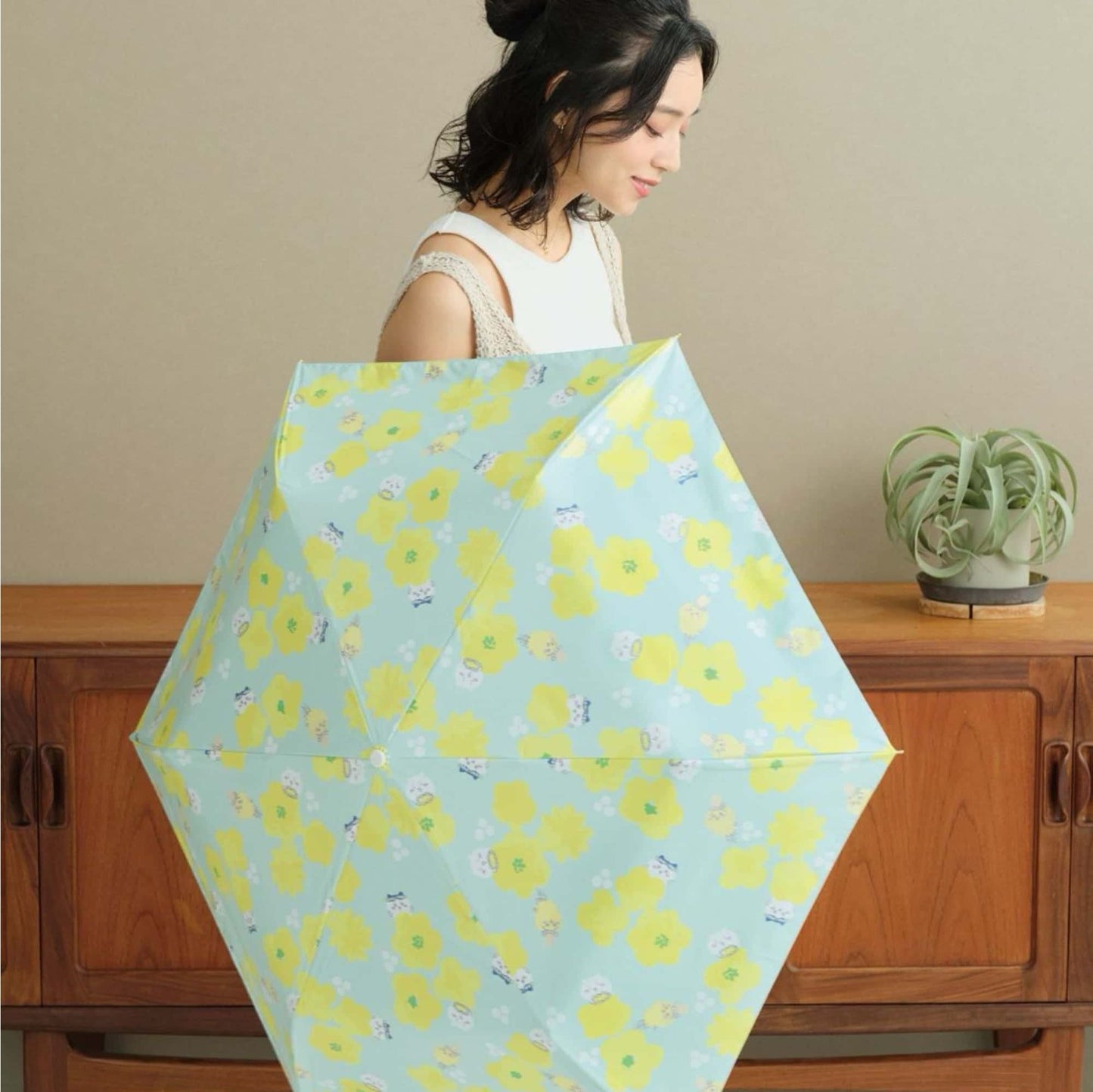 Chiikawa × Wpc. Blackout Shading umbrella. Flower crown sleepy yellow