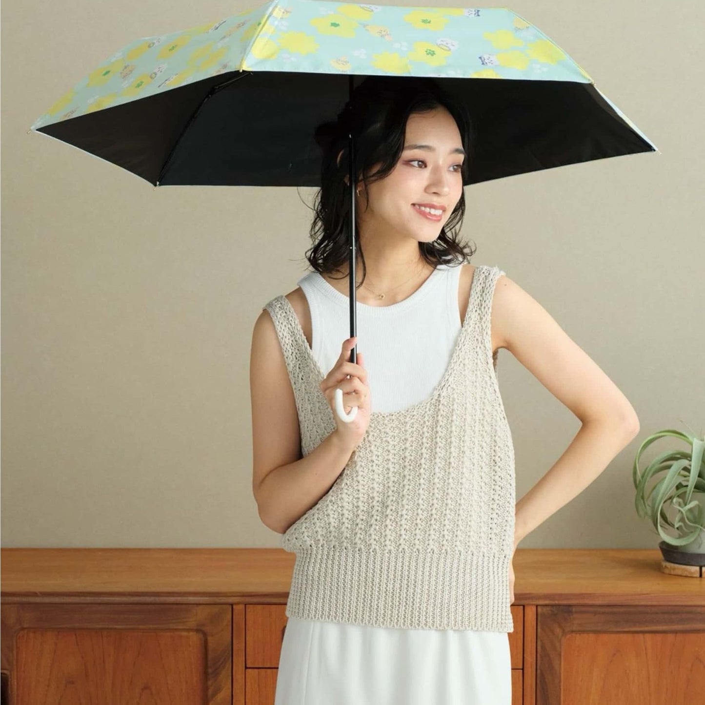 Chiikawa × Wpc. Blackout Shading umbrella. Flower crown sleepy yellow